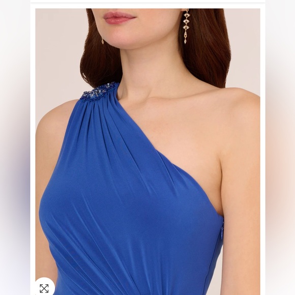 Super comfy… beautiful color, used once for about an hour - Picture 3 of 4